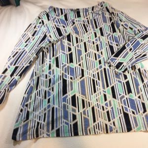 Geometric print with 3/4 sleeves and embroidery